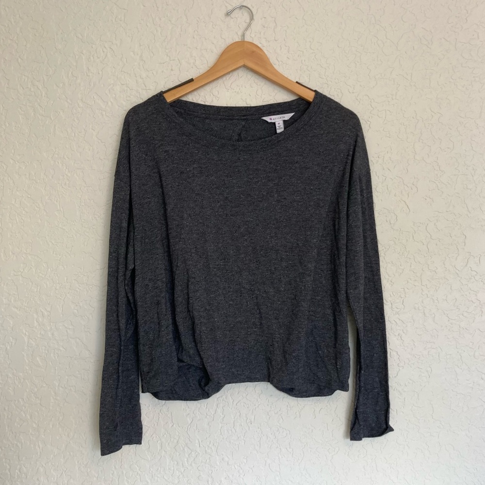 Athleta gray open twist back long sleeve light weight shirt